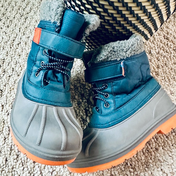 Cat & Jack Snow boots - Picture 2 of 3